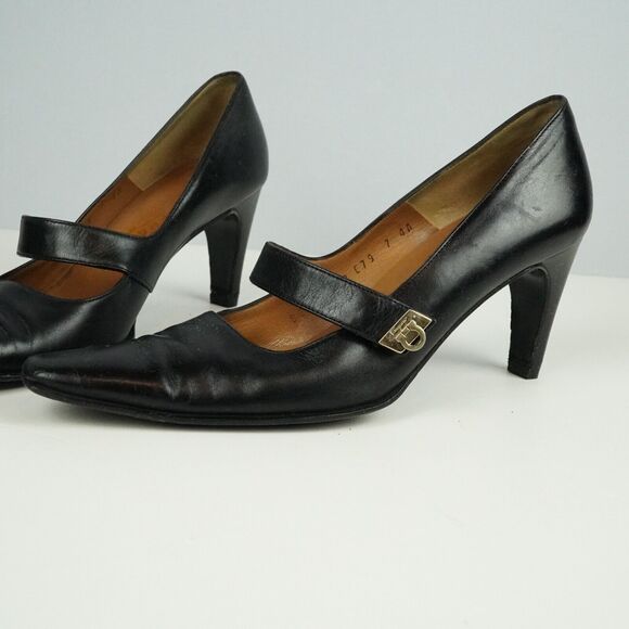 Salvatore Ferragamo Black Leather Pumps Size 7 Mary Jane Style Made in Italy - Picture 8 of 16